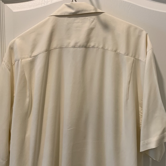 Tommy Bahama Medium 100% Silk S/S. Dry cleaned and only worn a couple of times. - Picture 2 of 2
